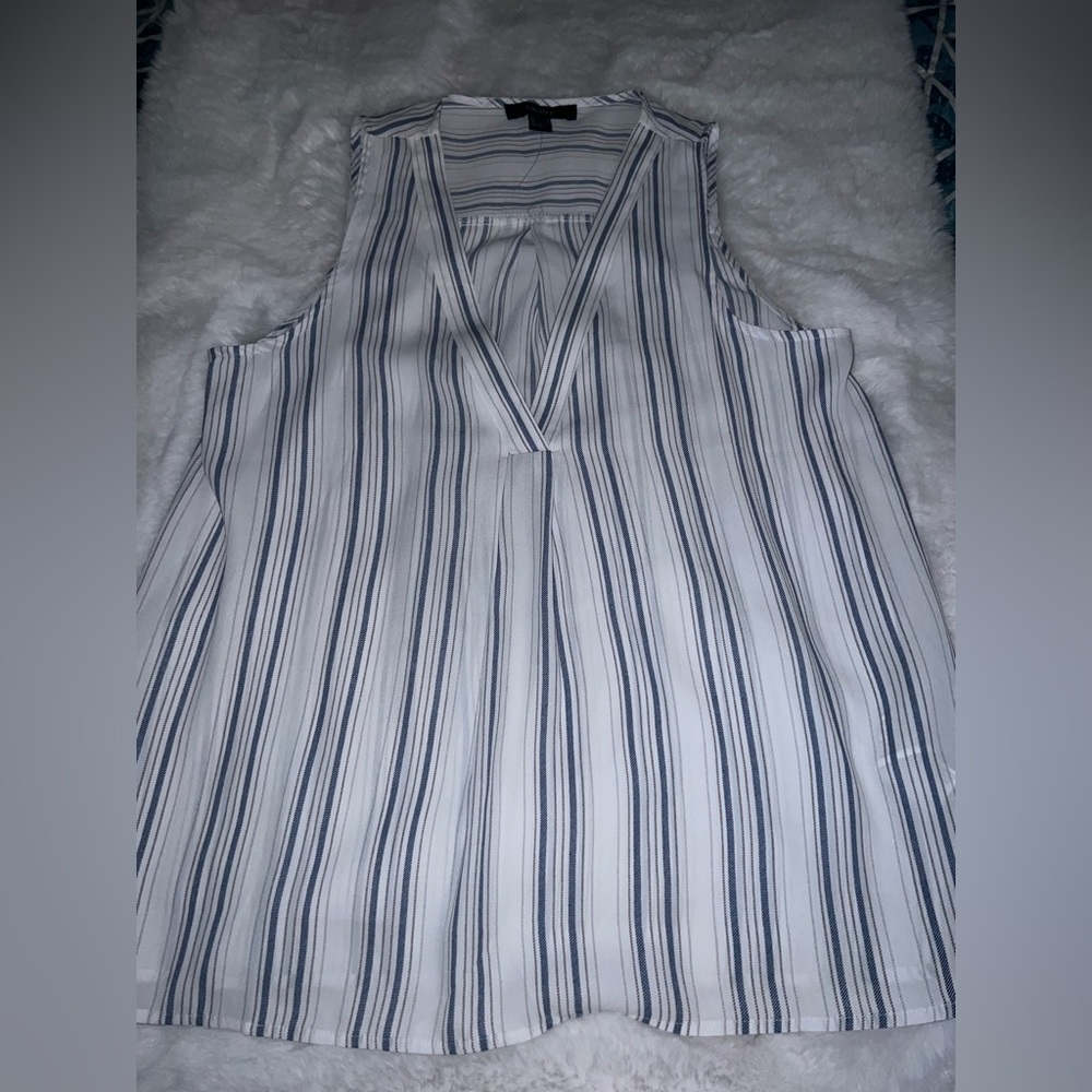 4/$10 Bundle Sale: NWOT Forever 21 Sheer V-Neck No Sleeve Top